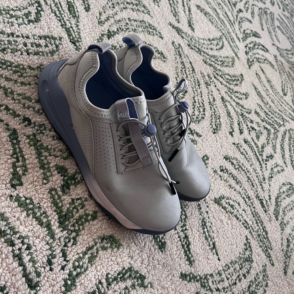 Clove nursing shoes, size 8.5, new worn once